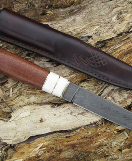 белорусский универсальный нож для походов из дамаска с рукояткой из сапелли от Алексей "Lex Knives" из Рогачёва