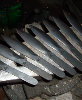 кованые метательные ножи из 65Г в Средняя Ахтуба Волгоградская область от Юрия Шилова