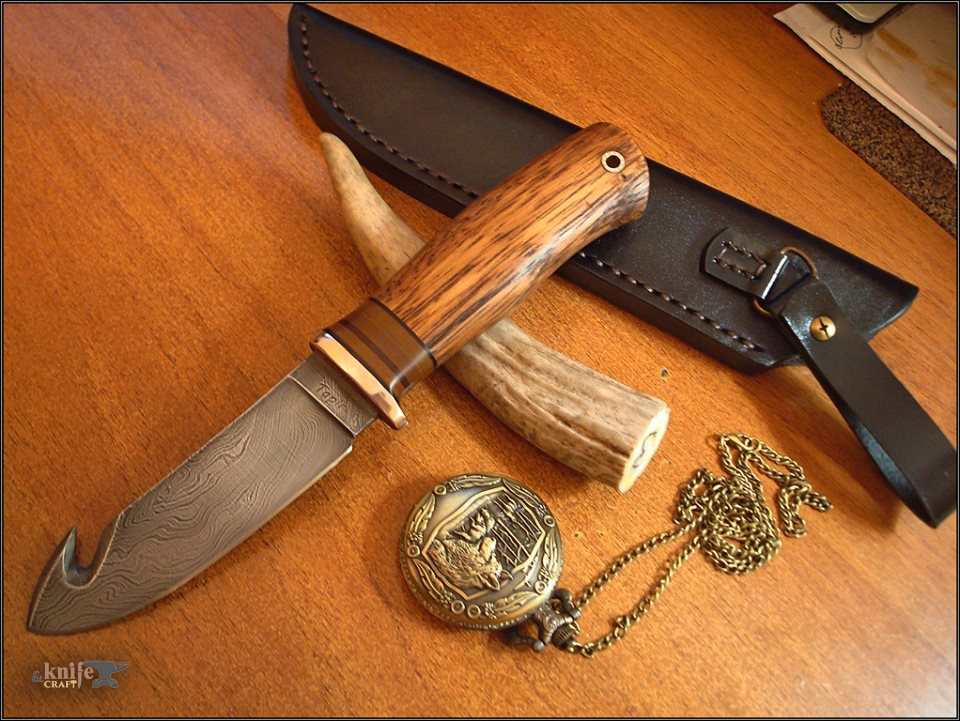нож скинер шкуродер с прямым лезвием крюком из дамаска ручной работы в Украине, Сумы.