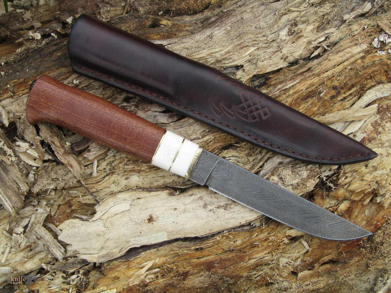 белорусский универсальный нож для походов из дамаска с рукояткой из сапелли от Алексей "Lex Knives" из Рогачёва 