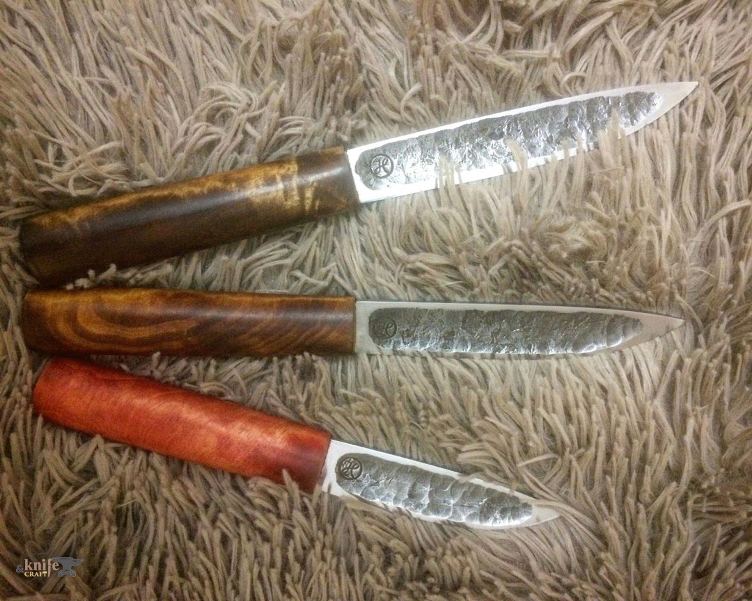 авторские кованые якутские ножи для правши ручной работы с красной и коричневой рукояткой в Торжке, Твери
