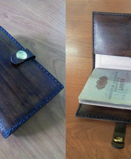 кожаная обложка для паспорта ручной работы в Москве, Химки коричневого цвета с отделениями для кредитных карт