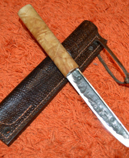 простой кованый якутский нож для рыбалки в Москве из шх 15 и рукояткой из сувеля березы