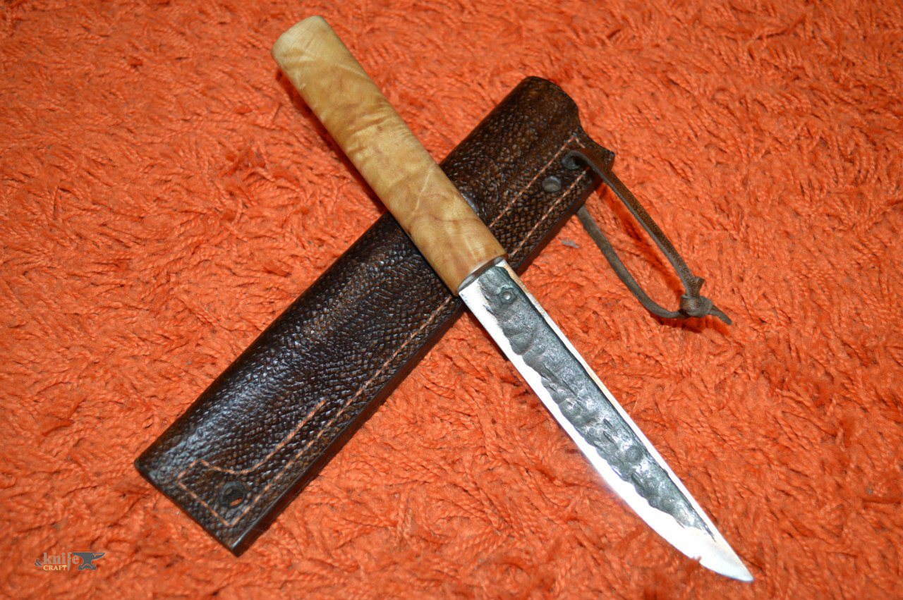 простой кованый якутский нож для рыбалки в Москве из шх 15 и рукояткой из сувеля березы