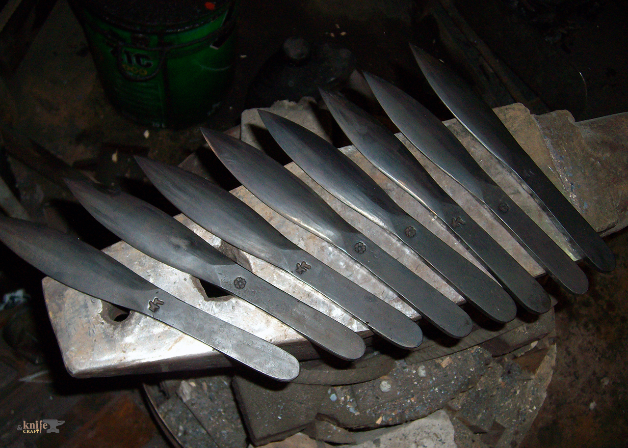 кованые метательные ножи из 65Г в Средняя Ахтуба Волгоградская область от Юрия Шилова