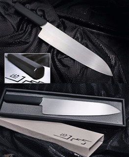 The chief kitchen knife "Phantom" by Daniil Masamune. blade of 420HC with cryo-hardened, horn handle